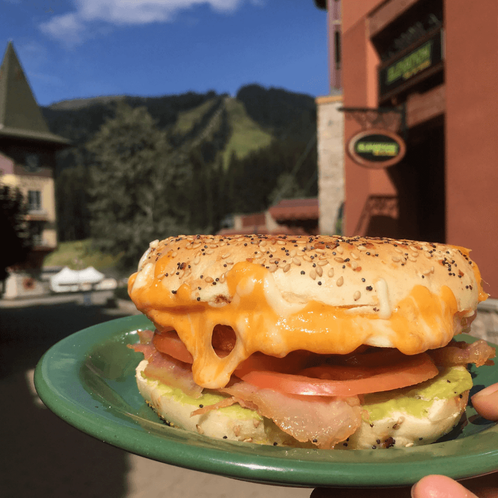 Tod Mountain Cafe | 3170 Creekside Way, Sun Peaks, BC V0E 5N0, Canada | Phone: (778) 538-3331