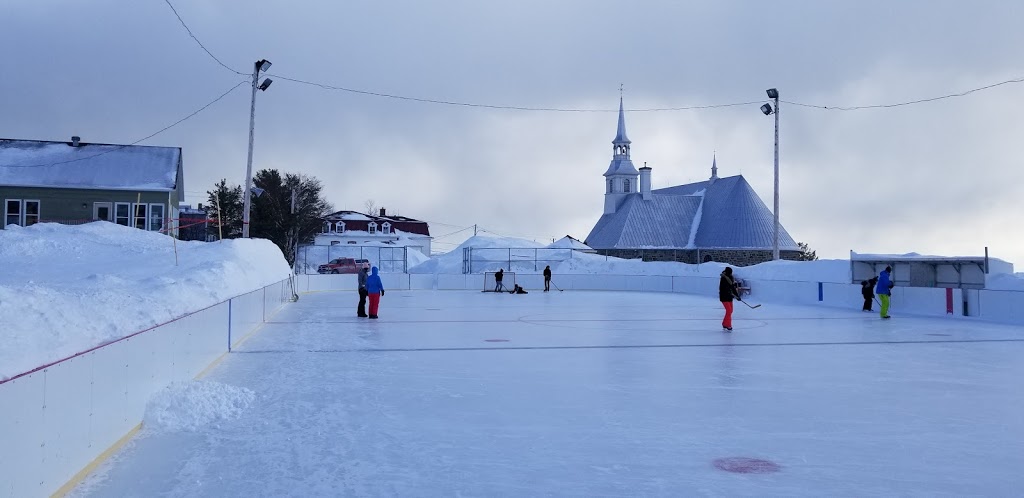 Patinoire municipale extérieure | 2387 Route du Fleuve, Les Éboulements, QC G0A 2M0, Canada | Phone: (418) 635-1026