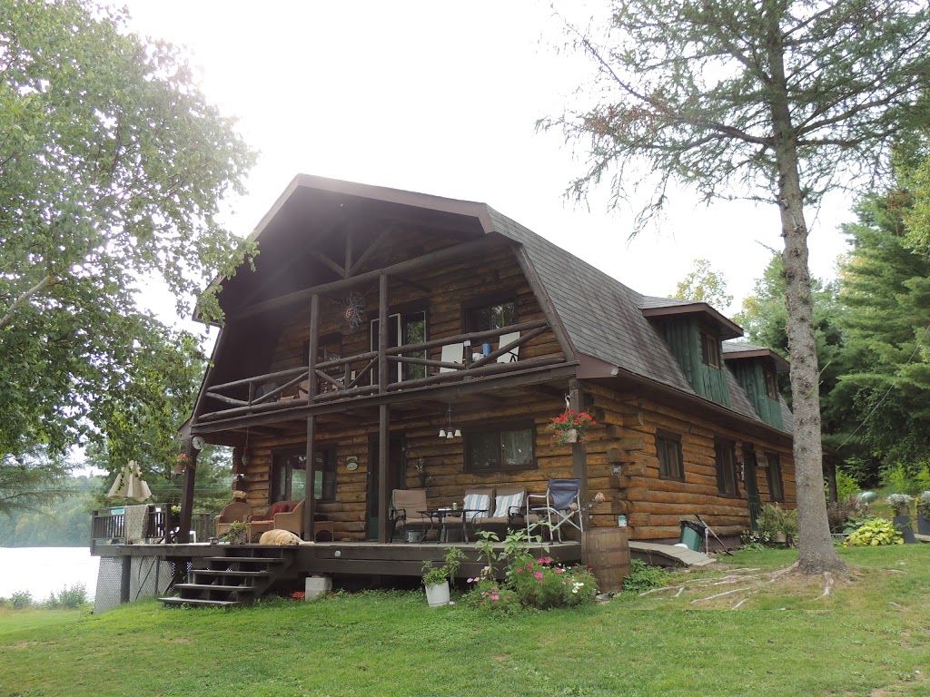 Fox Lake Lodge | AE83 Fox Lake Road, Levack, ON P0M 2C0, Canada | Phone: (705) 919-2607