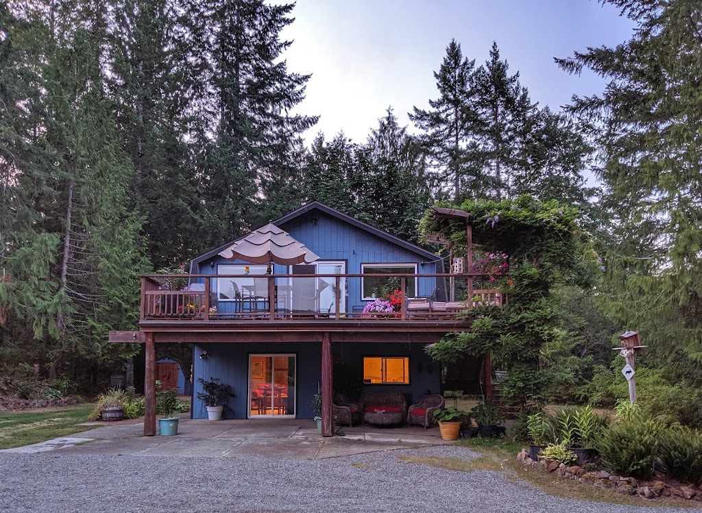 Beaver Hut Bed And Breakfast | 8188 Sheila Way, Port Alberni, BC V9Y 9E4, Canada | Phone: (250) 723-8941