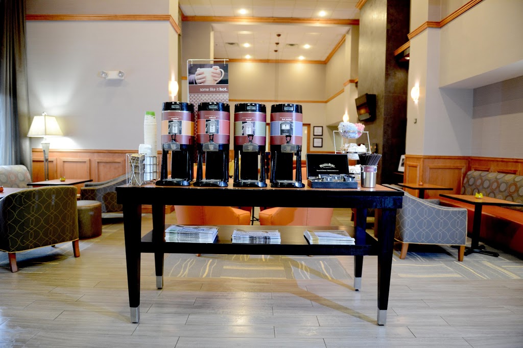 Hampton Inn & Suites by Hilton Windsor | 1840 Huron Church Rd, Windsor, ON N9C 2L5, Canada | Phone: (519) 972-0770