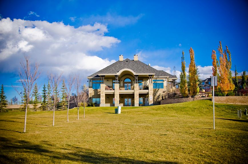 Crestmont Hall | 12400 Crestmont Blvd SW, Calgary, AB T3B 5W5, Canada | Phone: (403) 475-7320