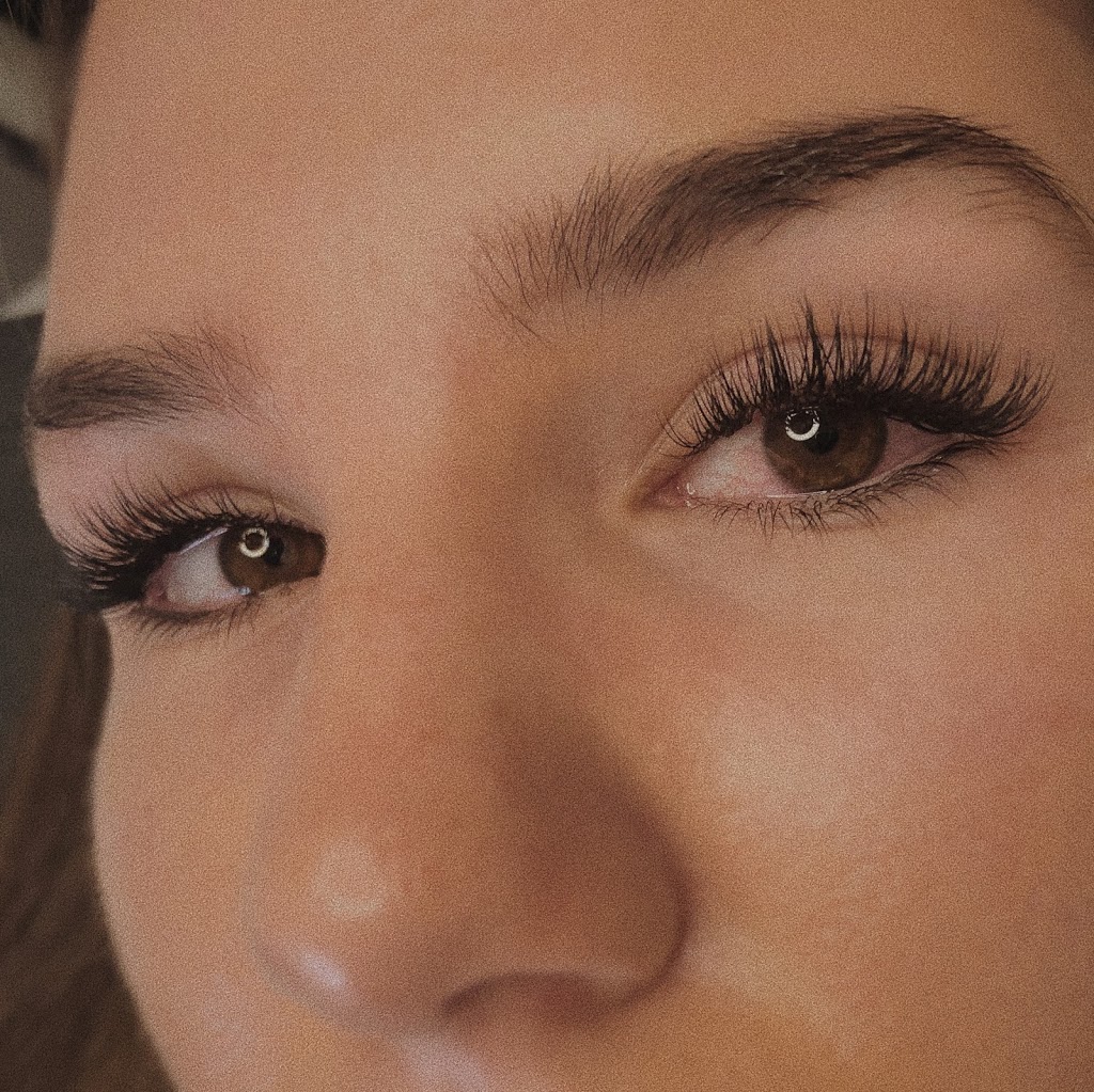 NY Lashes | 1065 Barclay Cir, Milton, ON L9T 5W3, Canada | Phone: (416) 885-6994