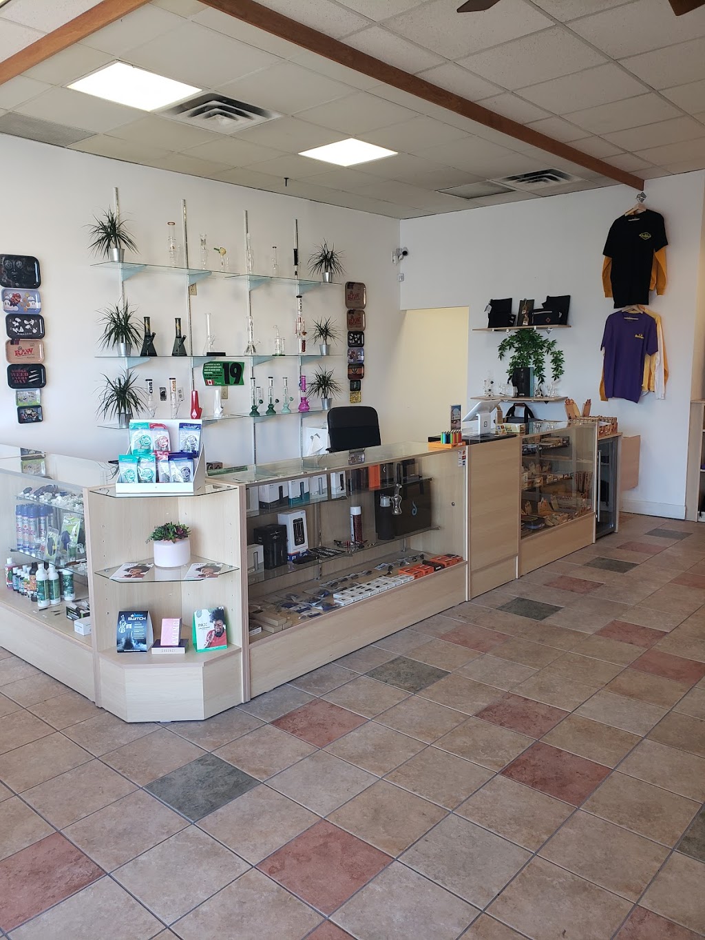 Budders Cannabis | 3466 Dundas St W, York, ON M6S 2P3, Canada | Phone: (416) 763-2833