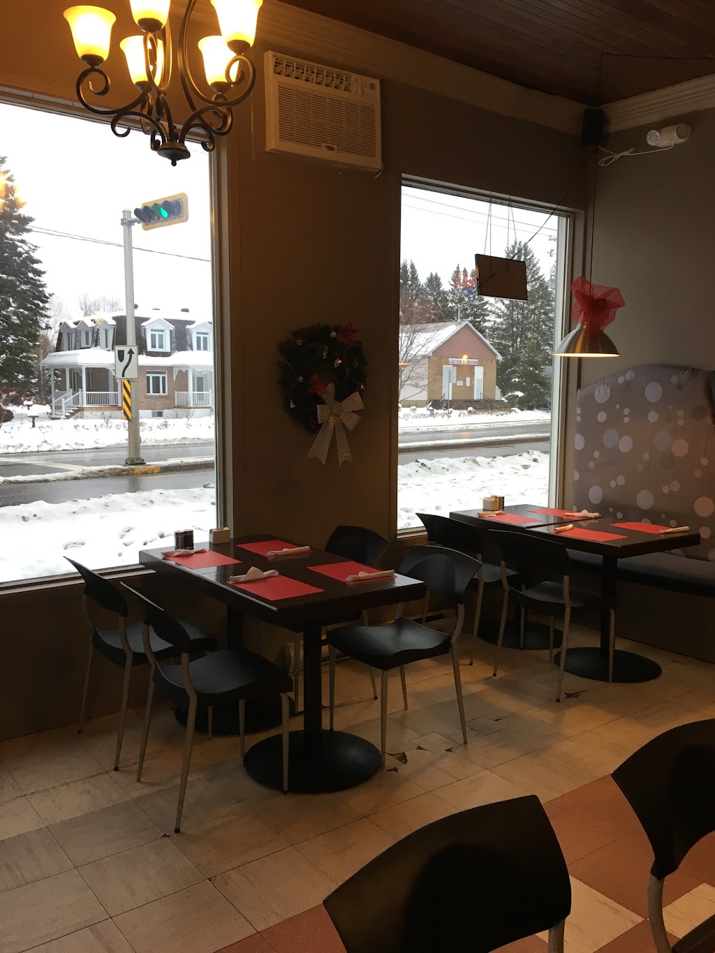 Pizza La Fine Pointe | 101 Av. de lÉglise, Lac-des-Écorces, QC J0W 1H0, Canada | Phone: (819) 585-4242