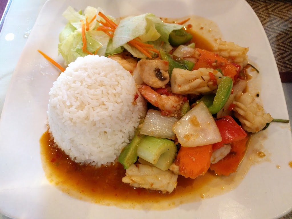 Thai Lemongrass Restaurant | 3838 Cadboro Bay Rd, Victoria, BC V8N 4G2, Canada | Phone: (250) 385-3838