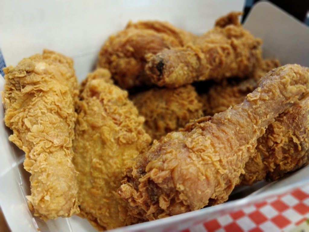 Yumys Chicken and Seafood | 251 Ritson Rd N, Oshawa, ON L1G 1Z7, Canada | Phone: (905) 435-6666