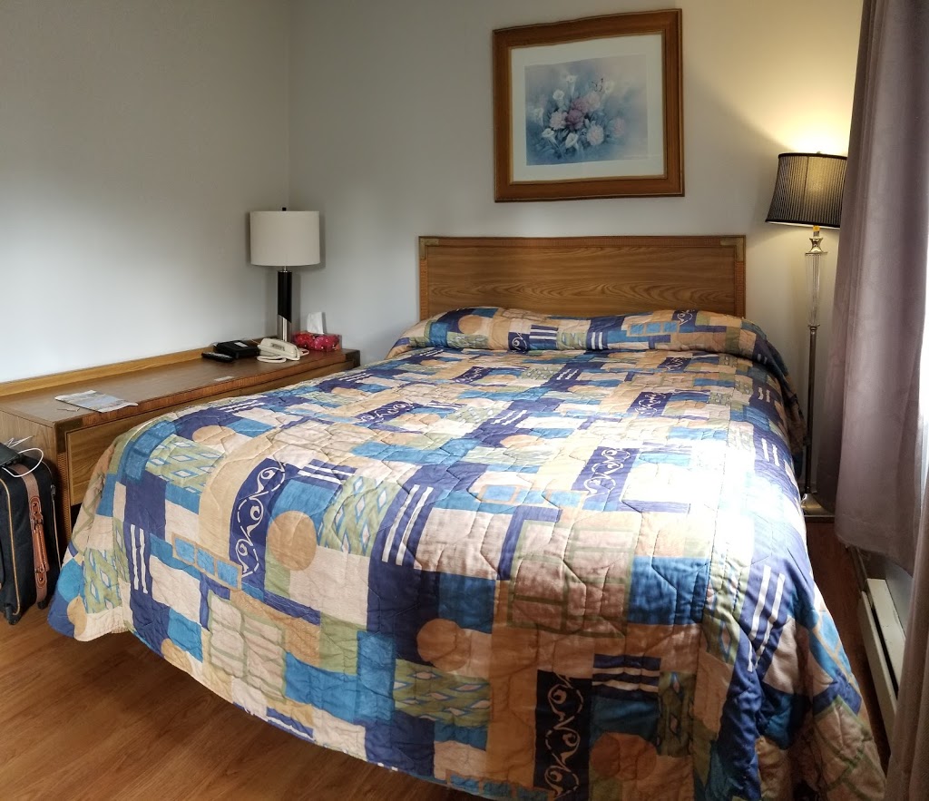 Skylite Motel | 459 Island Hwy E, Parksville, BC V9P 2G5, Canada | Phone: (250) 248-4271