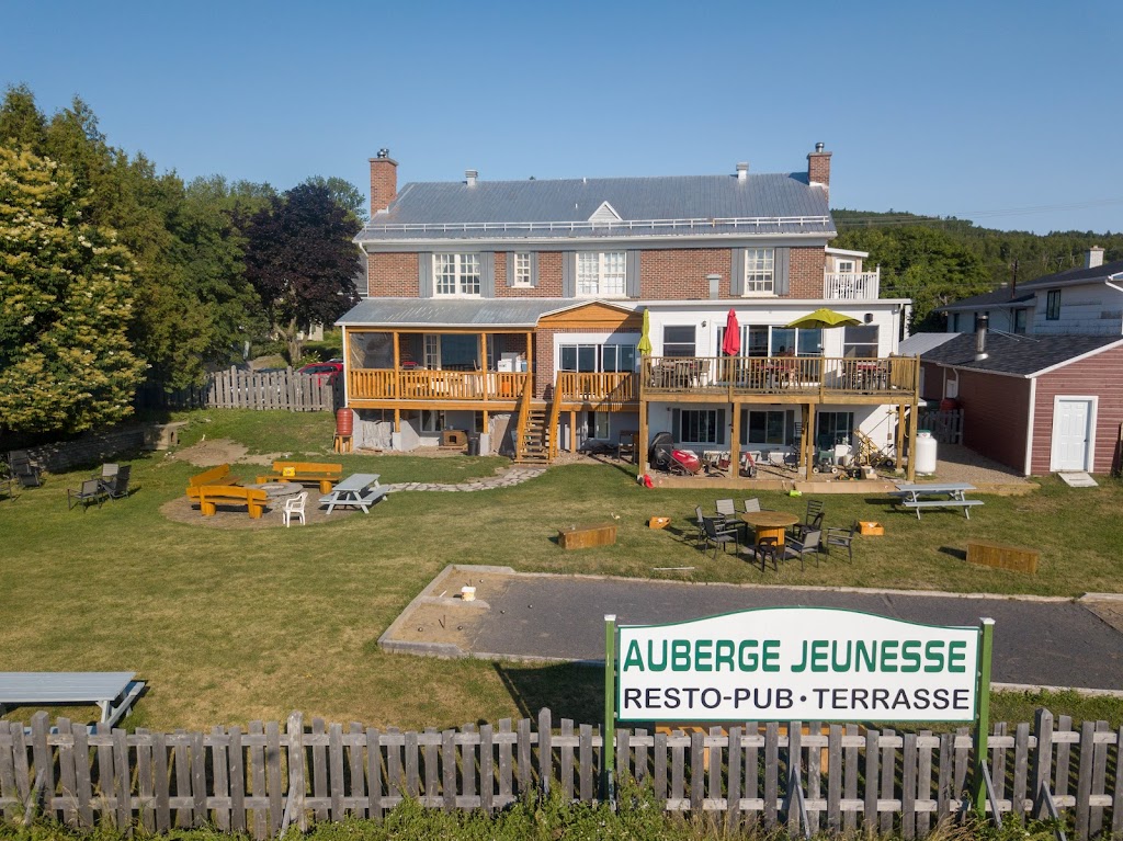 Auberge de jeunesse La Malbaie | 435 Rue St Étienne, La Malbaie, QC G5A 1R9, Canada | Phone: (418) 202-0697