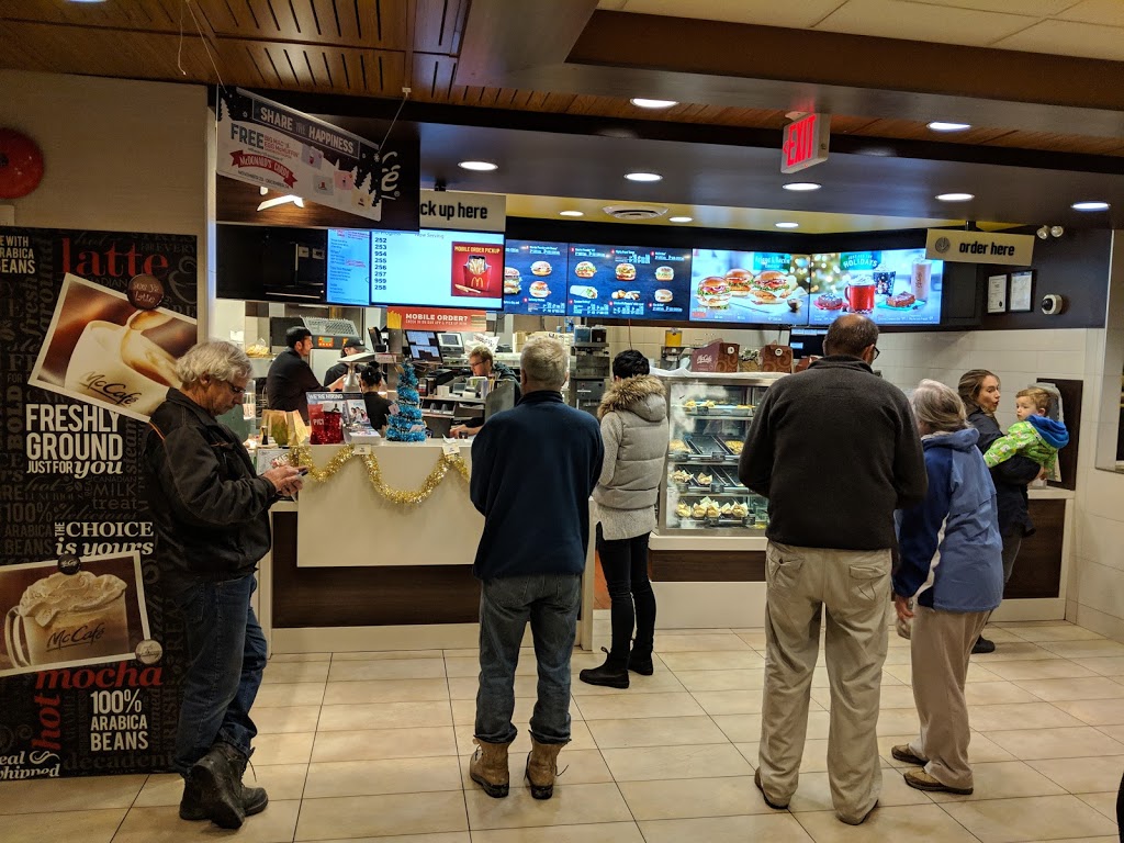 McDonalds | 2106 Whatcom Rd, Abbotsford, BC V3G 2K8, Canada | Phone: (604) 859-2050