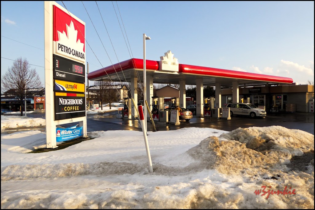 Petro-Canada & Car Wash | 2180 Montreal Rd, Gloucester, ON K1J 1G4, Canada | Phone: (613) 742-6534