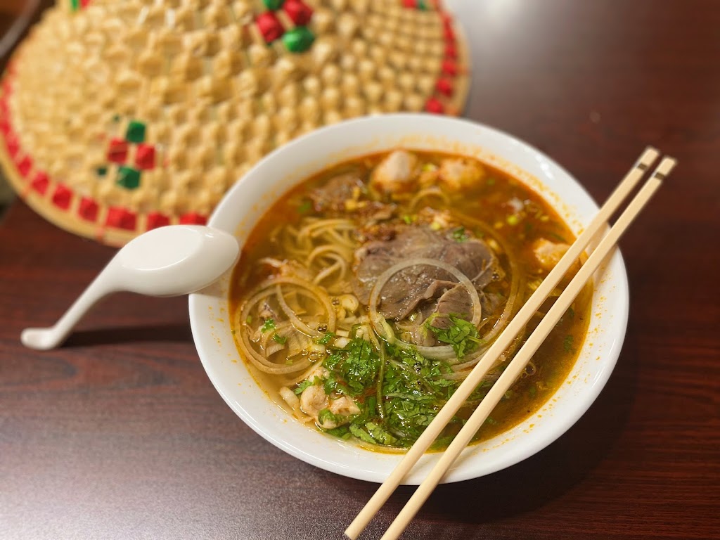 Old Man Pho | 9398 BC-101 B, Powell River, BC V8A 5C1, Canada | Phone: (604) 487-1997