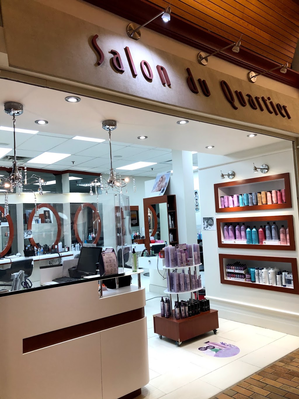 Salon du Quartier | 2 Ch De LEquerre, Baie-Saint-Paul, QC G3Z 2Y5, Canada | Phone: (418) 435-5516