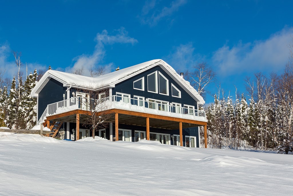 Les Chalets du Massif, chalet 26 et 28 | 28 Chemin Du Versant 26 et, Petite-Rivière-Saint-François, QC G0A 2L0, Canada | Phone: (514) 703-6711