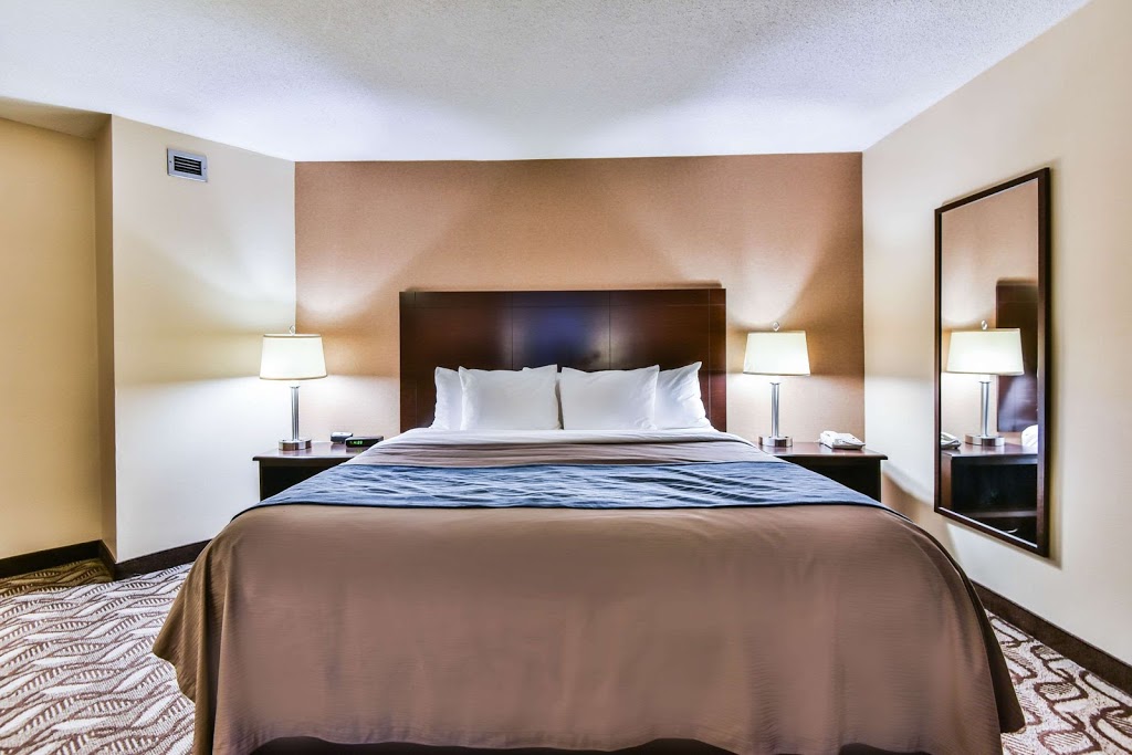 Comfort Inn & Suites Ambassador Bridge | 2330 Huron Church Rd, Windsor, ON N9E 3S6, Canada | Phone: (519) 972-1100