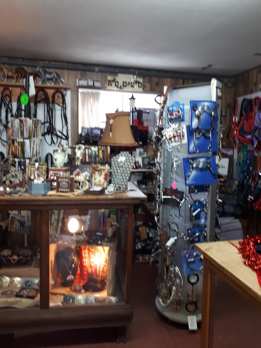 Sellerie Le Cheval Tack Shop | 344 Chemin de la Cité des Jeunes, Saint-Clet, QC J0P 1S0, Canada | Phone: (450) 456-3699