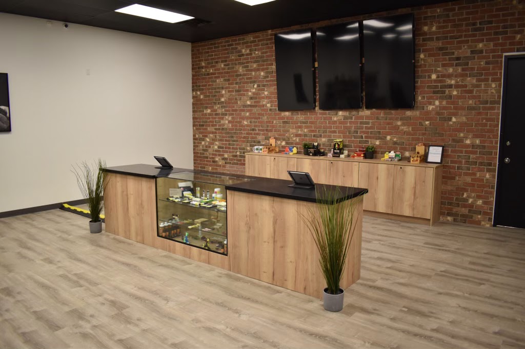 Harvest Cannabis Hamilton | 318 Queenston Rd, Hamilton, ON L8K 1H5, Canada | Phone: (905) 547-5050