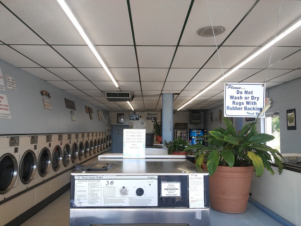 Village Clean Laundromat | 2323 Gratiot Blvd, Marysville, MI 48040, USA | Phone: (810) 364-8822