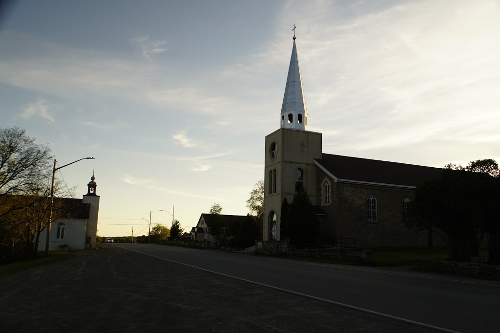 Holy Cross Church, Wiikwemkoong | 2525 Wikwemikong Way, Wikwemikong, ON P0P 2J0, Canada | Phone: (705) 859-3259