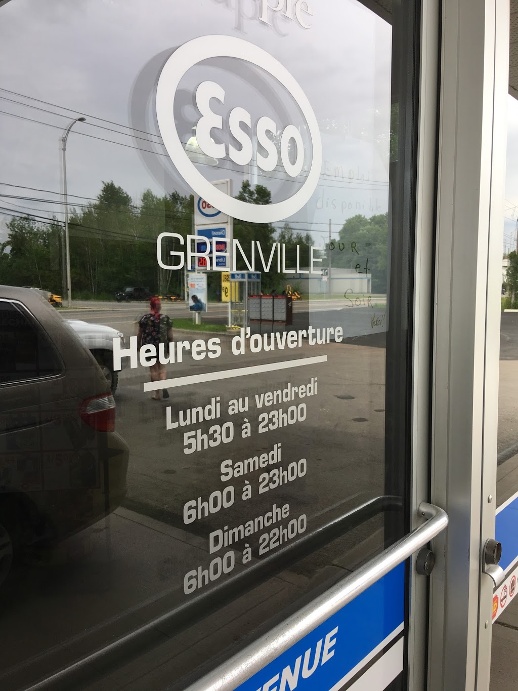 Esso | 54 Rue Maple, Grenville, QC J0V 1J0, Canada | Phone: (819) 242-3134