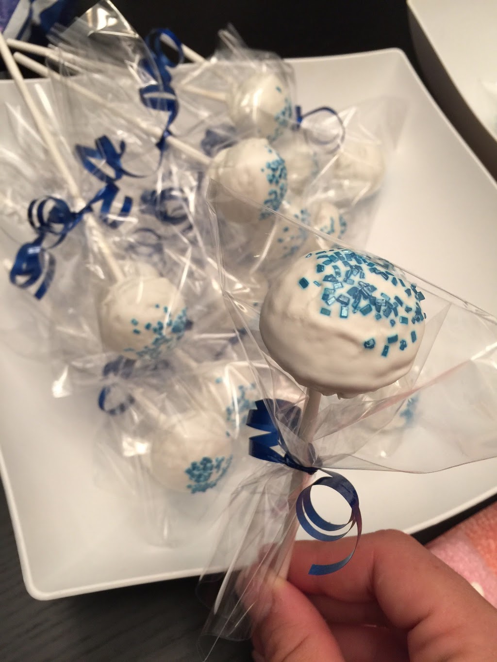 Get Cake Pops | 223 Webb Dr, Mississauga, ON L5B 0E8, Canada | Phone: (416) 629-3952