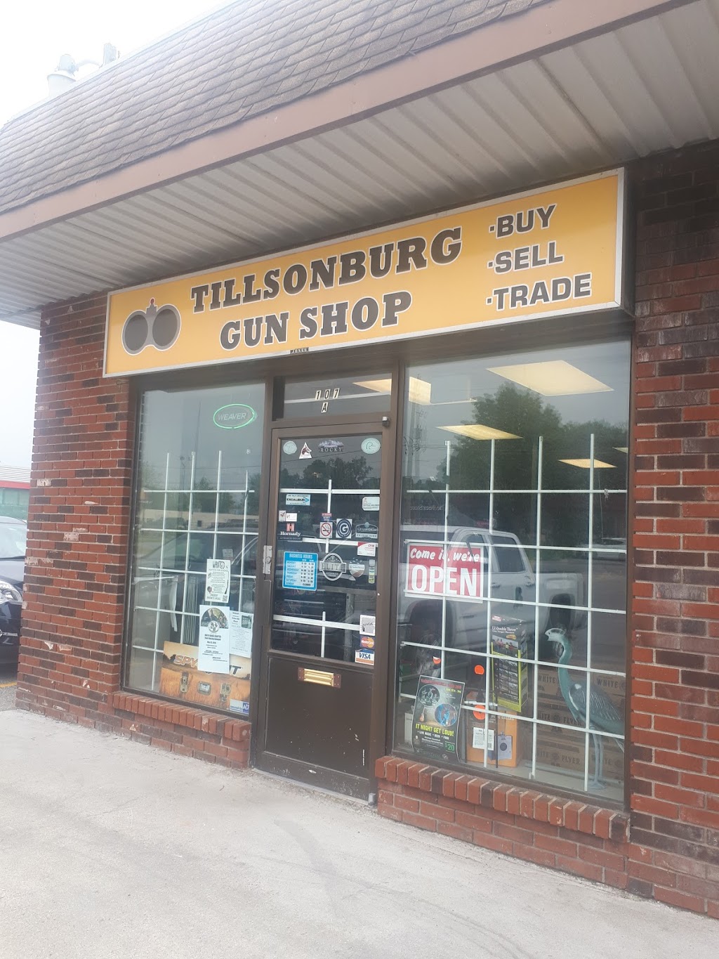 Tillsonburg Gun Shop | 107a Concession St E, Tillsonburg, ON N4G 4W4, Canada | Phone: (519) 842-7442