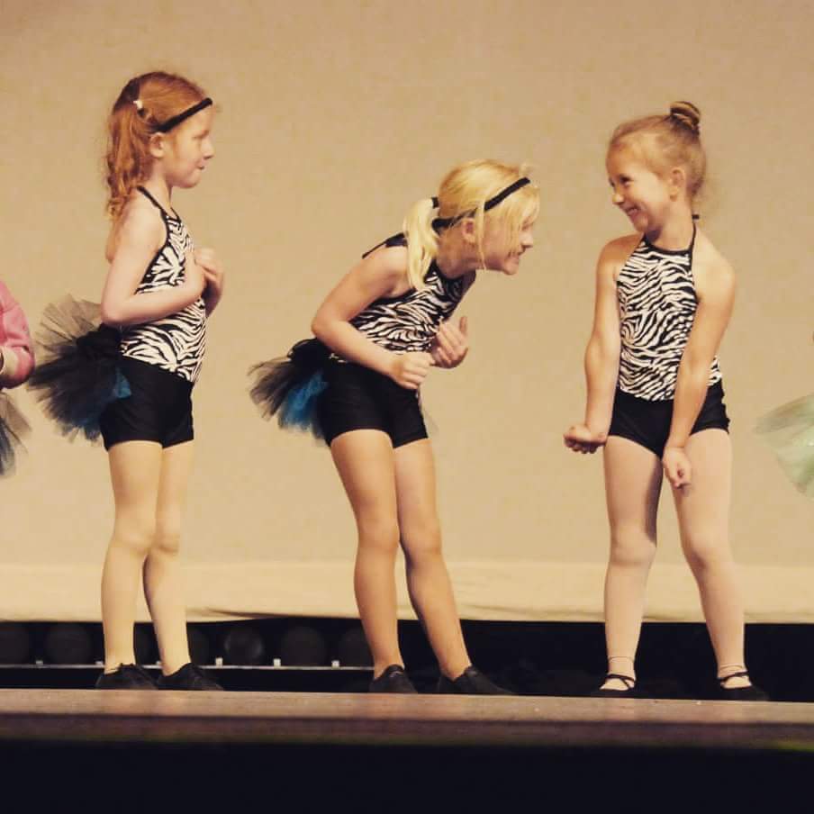 Spotlight Dance Productions | 16 Commerce Pl, Lindsay, ON K9V 5Y4, Canada | Phone: (705) 341-3119