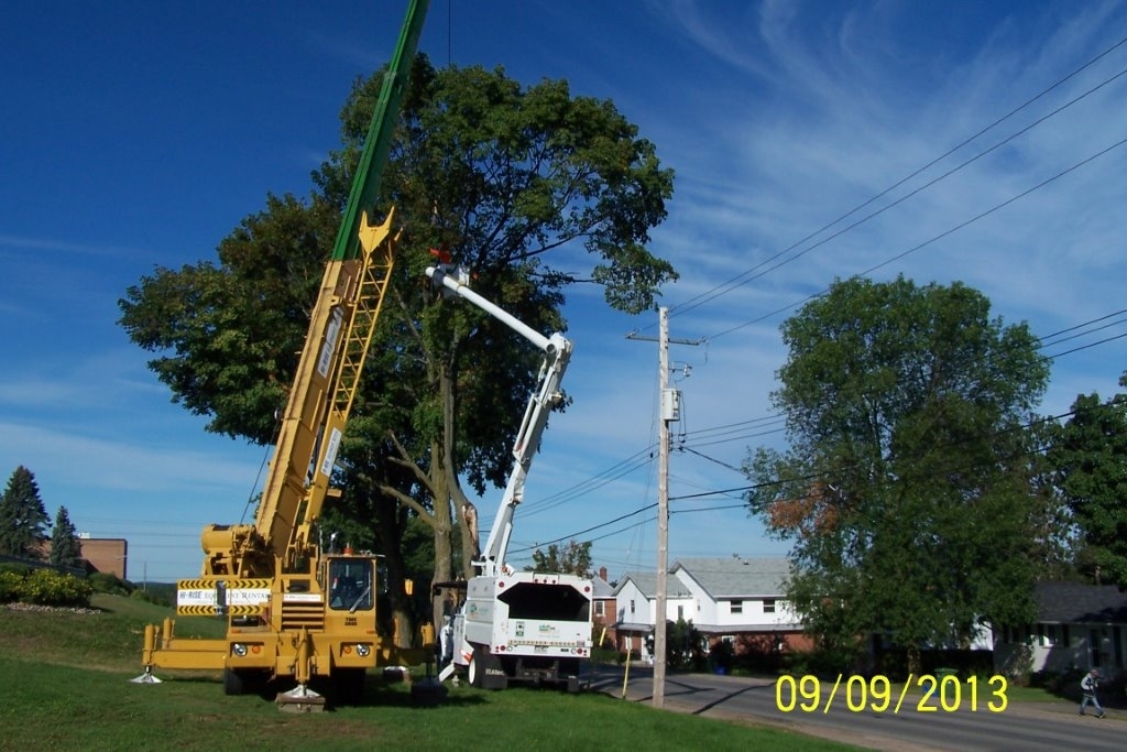 Hi-Rise Crane Rental | 215 Paul Martin Dr, Pembroke, ON K8A 6W4, Canada | Phone: (613) 732-2426