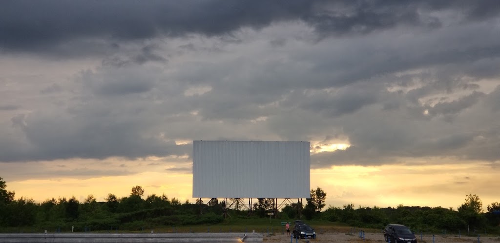 Sunset Barrie Drive-in Theatre | 134 4 Line S, Shanty Bay, ON L0L 2L0, Canada | Phone: (705) 487-3758