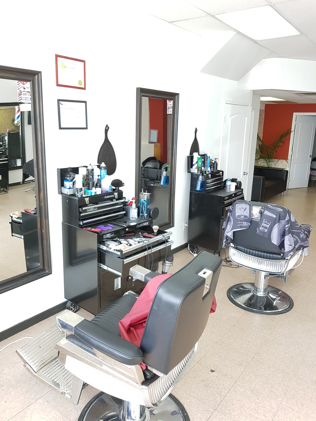 Flat Top Barbershop | 212 Boulevard Curé-Labelle, Sainte-Rose, QC H7L 3A1, Canada | Phone: (450) 937-3755