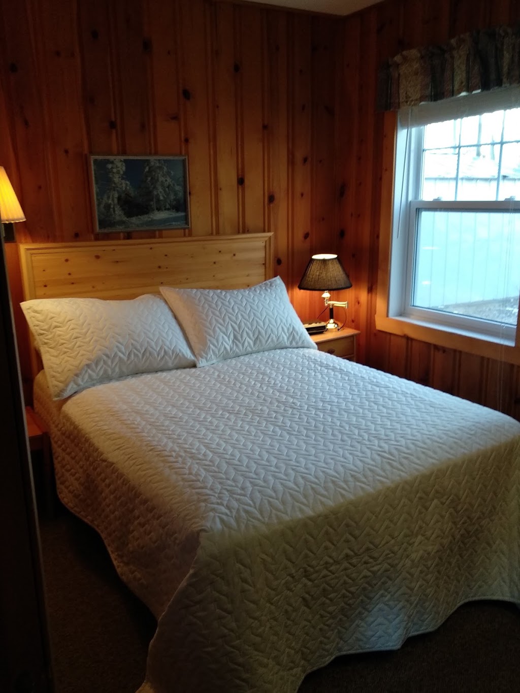 Chalet Sous-Bois Ski-In Ski-Out | 136 Chemin Boulanger #130, Sutton, QC J0E 2K0, Canada | Phone: (877) 787-8803