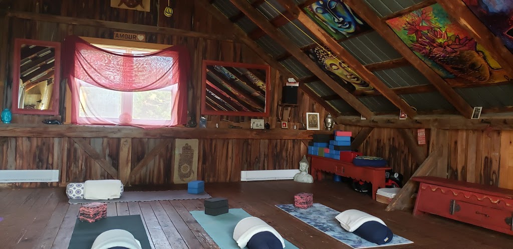 YOGA CAMELIA | 1702 Chemin du Ruisseau N, Saint-Mathieu-de-Beloeil, QC J3G 2C9, Canada | Phone: (514) 826-4859