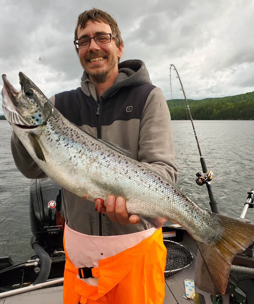 Guide pêche Lac Memphrémagog-Simon Joyal | 1001 Rue Cécile, Magog, QC J1X 3W2, Canada | Phone: (819) 993-5127