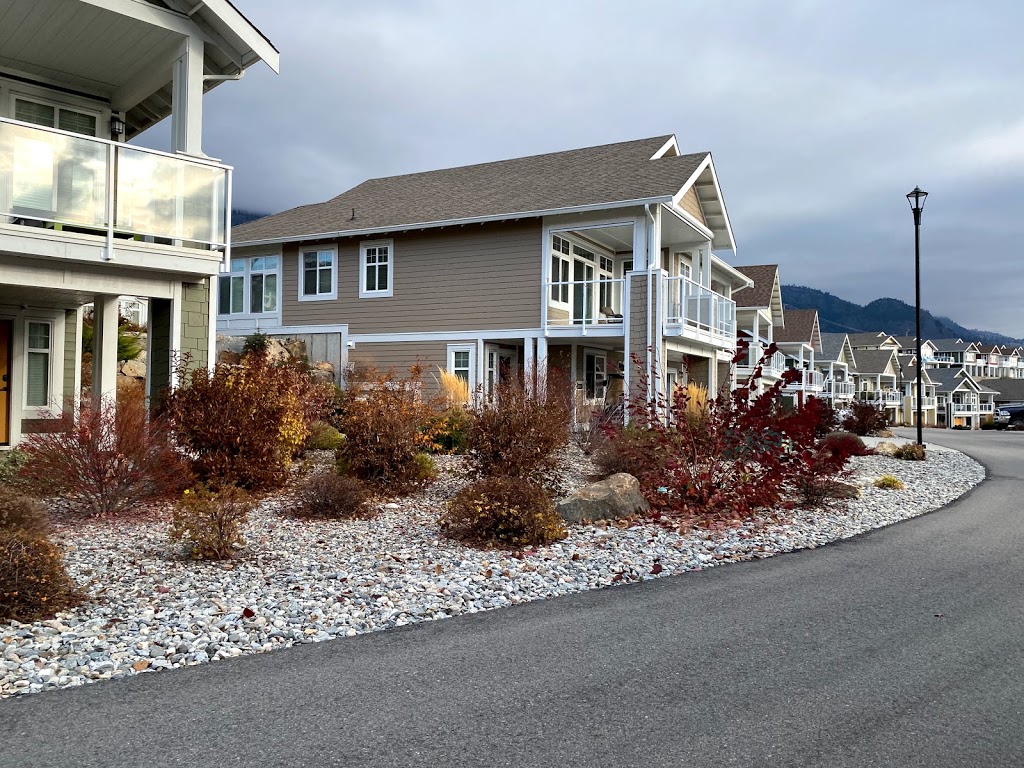 Osoyoos Cottages (The Cottages on Osoyoos Lake) | 2450 Radio Tower Rd, Oliver, BC V0H 1T0, Canada | Phone: (855) 742-5555