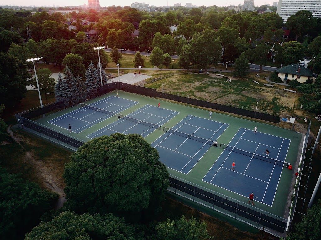 Wychwood Tennis Club | 950 Davenport Rd, Toronto, ON M6G 2B7, Canada | Phone: (416) 654-6756