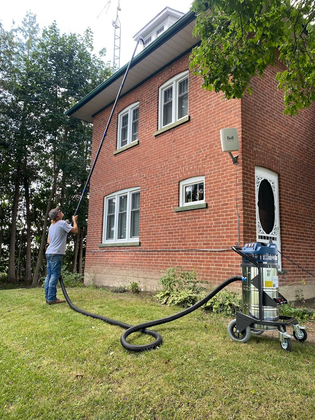 Johnstons Mobile Wash And Window Cleaning | 1 Power Ct, Lindsay, ON K9V 0C6, Canada | Phone: (705) 340-9015