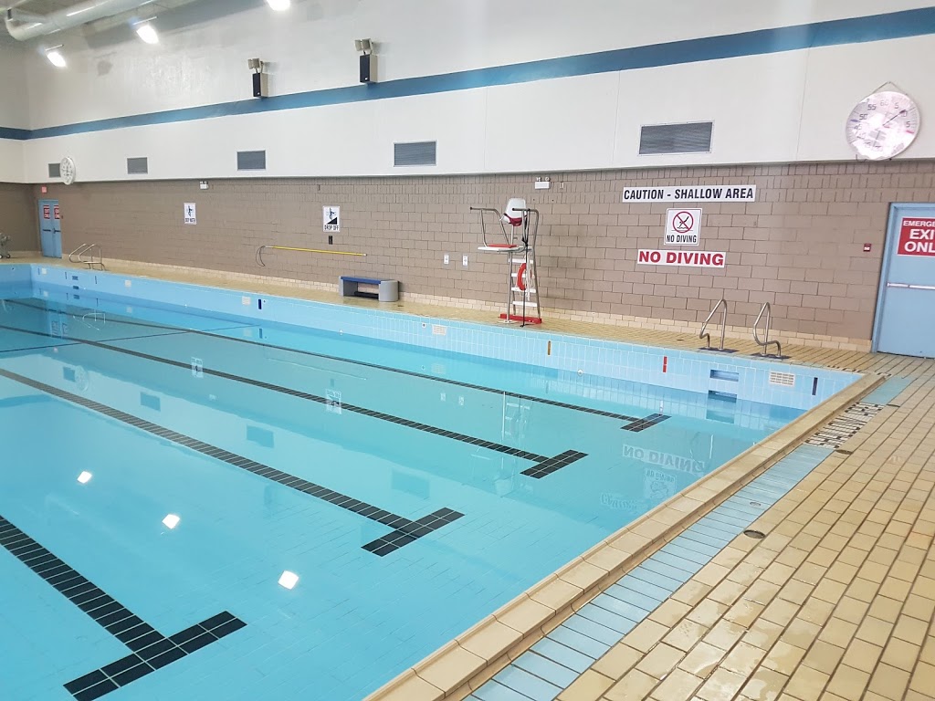 Public swimming pool 25 metre | 249 Sherk St, Leamington, ON N8H 4X7, Canada | Phone: (519) 322-2337