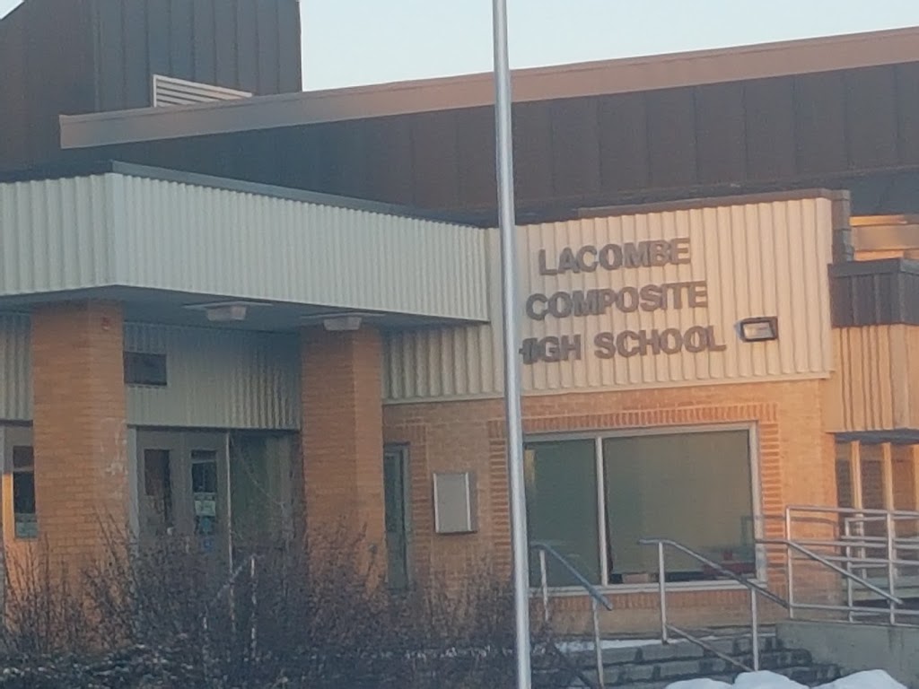 École Secondaire Lacombe Composite High School | 5628 56 Ave, Lacombe, AB T4L 1G6, Canada | Phone: (403) 782-6615