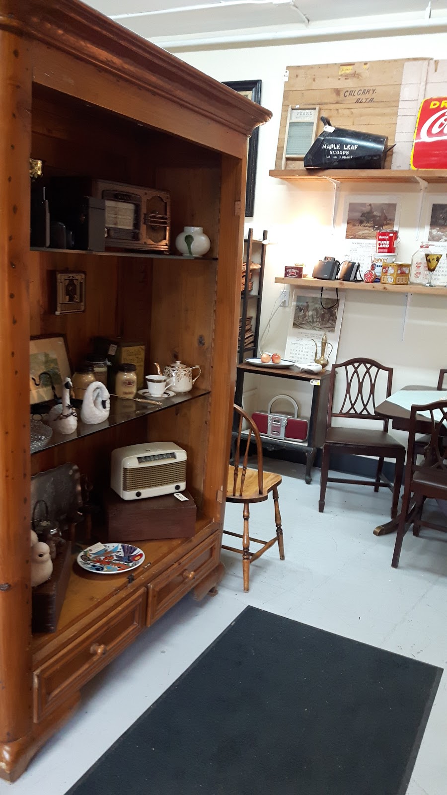 Art of Vintage | 3009 23 Ave SW #106, Calgary, AB T3E 0J3, Canada | Phone: (403) 660-6852