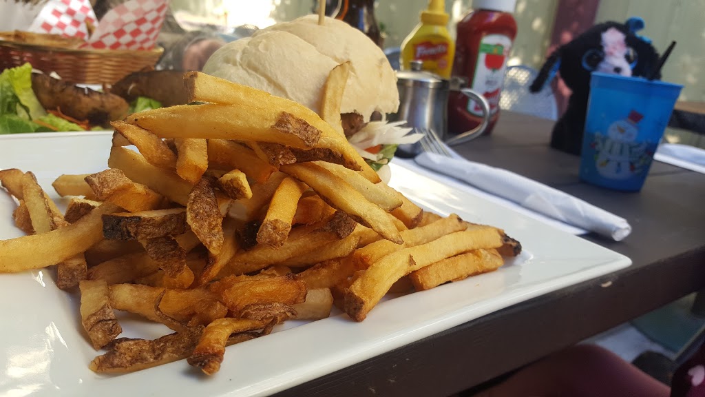 The Scruffy Duck Tap, Grill & Music House | 357 Main St, Schomberg, ON L0G 1T0, Canada | Phone: (905) 939-7772