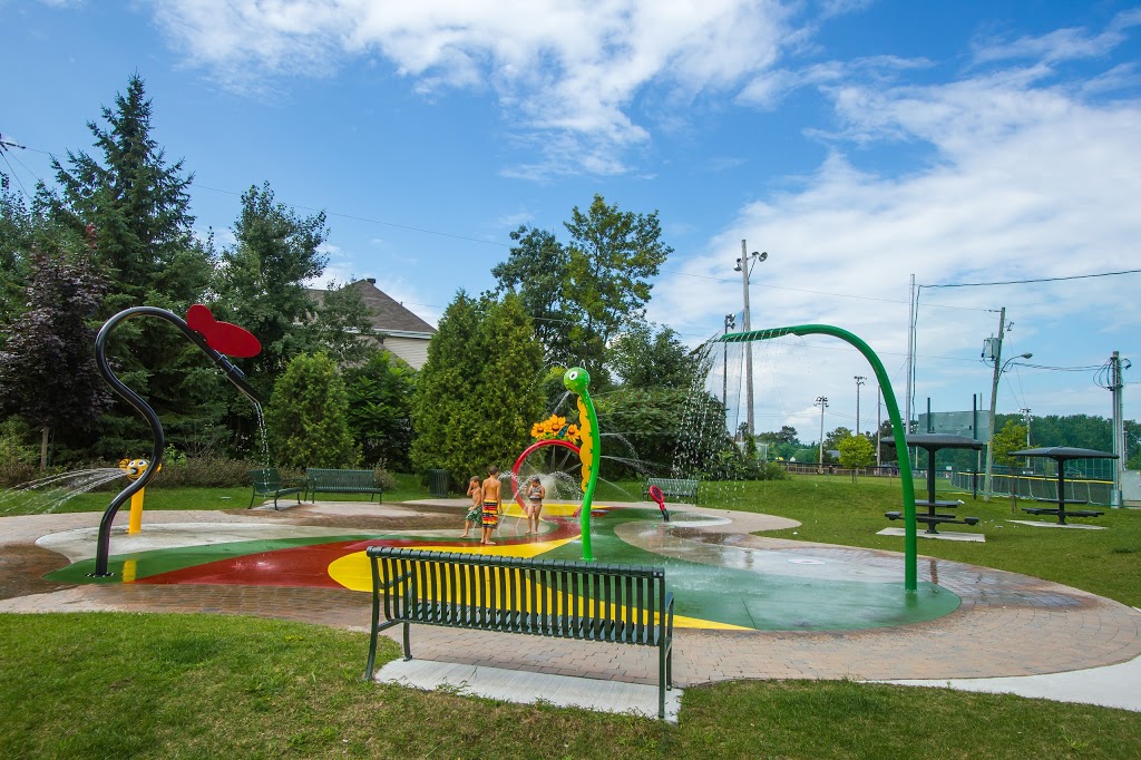 Town of Île-Perrot - Michel Martin Park | 110 Boulevard Perrot, LÎle-Perrot, QC J7V 3G1, Canada | Phone: (514) 453-1751