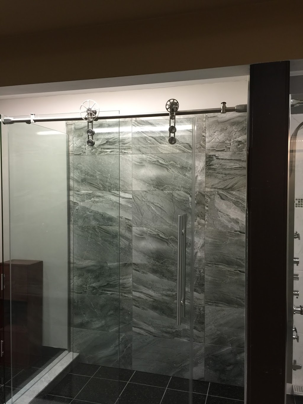 Glass & Mirror Specialists | 134 Beaconsfield Dr, Woodbridge, ON L4H 3N5, Canada | Phone: (416) 825-8561