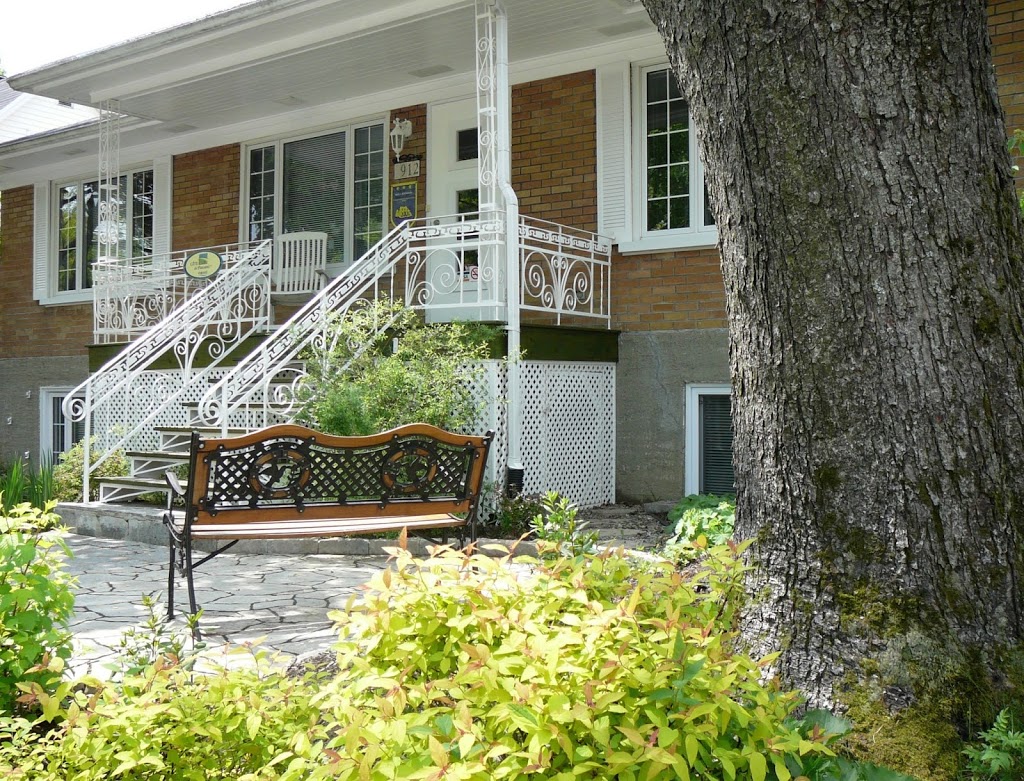 Bed & Breakfast La Bedondaine | 912 MADELEINE-DE VERCHÈRES AVE, Québec, QC G1S 4K7, Canada | Phone: (418) 681-0783