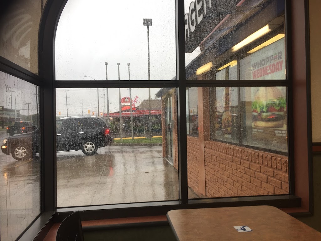 Burger King | 750 Lansdowne St W, Peterborough, ON K9J 1Z3, Canada | Phone: (705) 748-2020