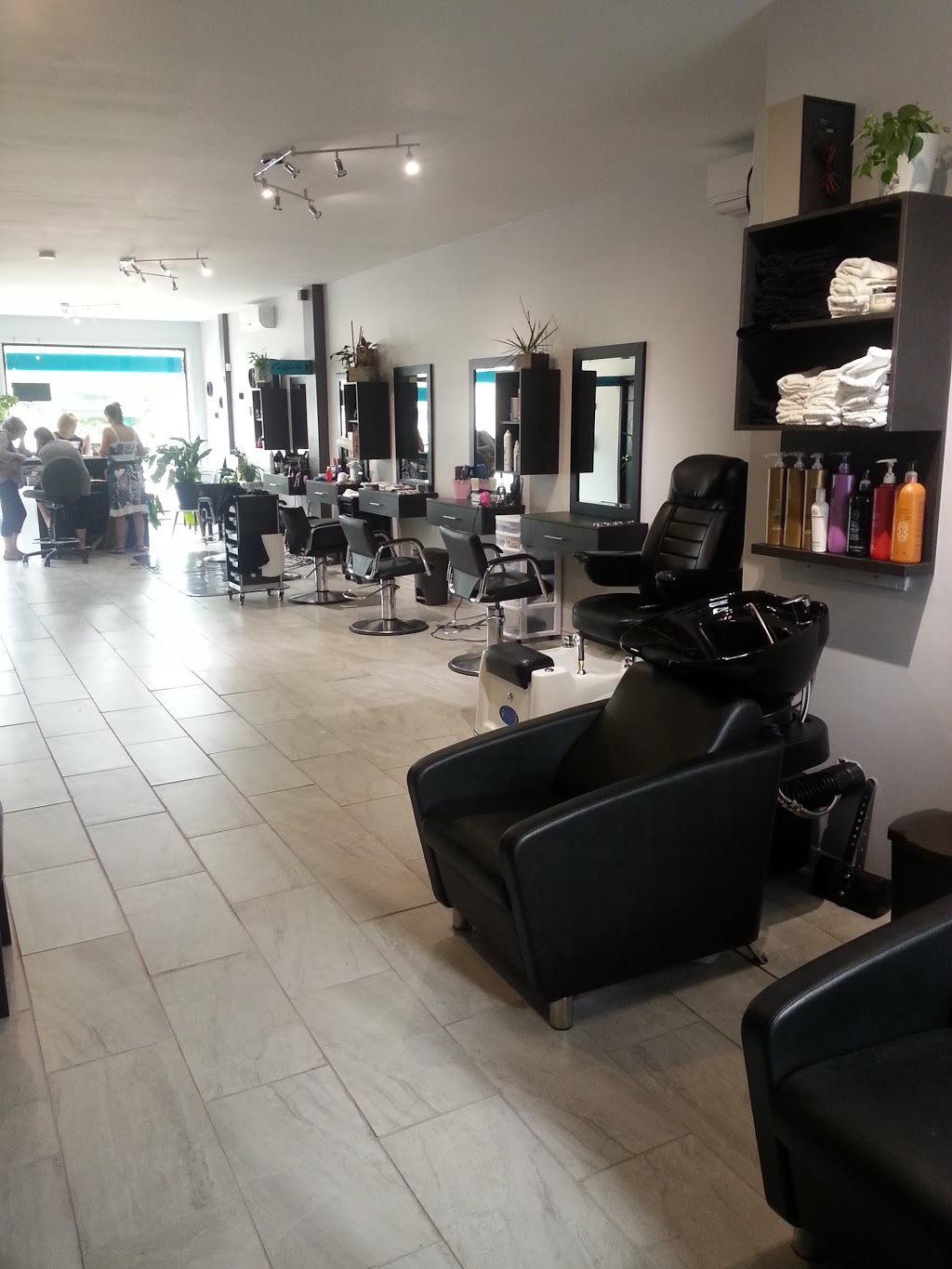 Lavenue Beauté | 28 Avenue Broadway, Montréal-Est, QC H1B 4Z8, Canada | Phone: (514) 640-9222