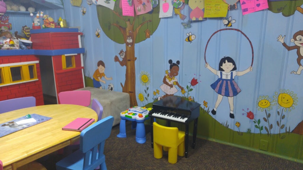 Melody Daycare | 529 Av. Carroll, LaSalle, QC H8P 2V5, Canada | Phone: (514) 365-3084