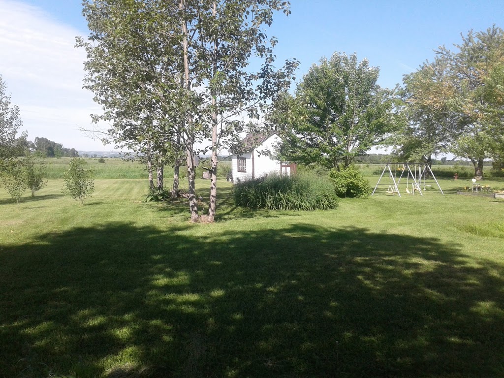 Raymond Vanderkruys Farm | 1959 Sideroad 9 & 10 Sunnidale, Stayner, ON L0M 1S0, Canada | Phone: (705) 424-6071
