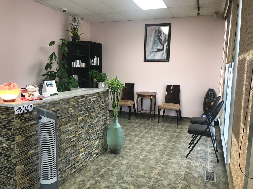 Fabulous Beauty Station | 12425 97 St NW, Edmonton, AB T5G 1Z6, Canada | Phone: (780) 474-1828