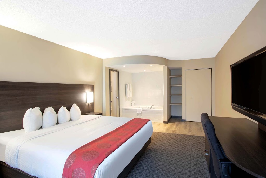 Ramada Hotel & Conference Center by Wyndham Kingston | 33 Benson St, Kingston, ON K7K 5W3, Canada | Phone: (613) 817-1570