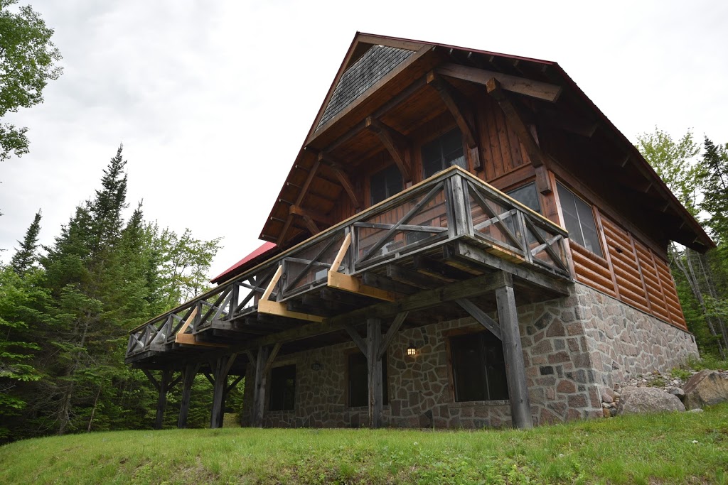 RCNT Chalet #35 | Des, Chemin des Buissons, Lac-Supérieur, QC J0T 1P0, Canada | Phone: (844) 370-0257